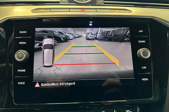 Volkswagen Passat Alltrack 13 of 20
