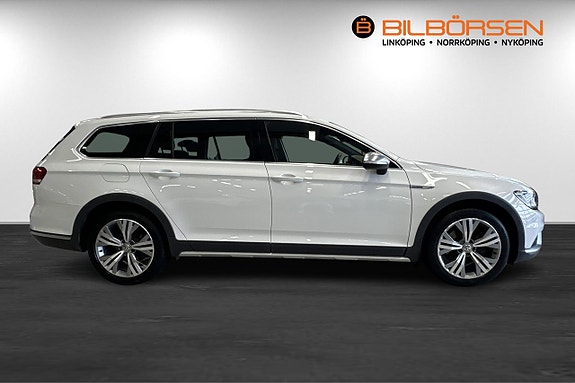 Volkswagen Passat Alltrack 4 of 20