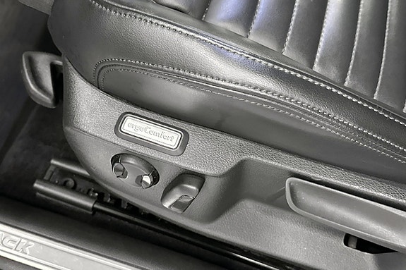 Volkswagen Passat Alltrack 18 of 20