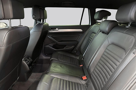 Volkswagen Passat Alltrack 9 of 20