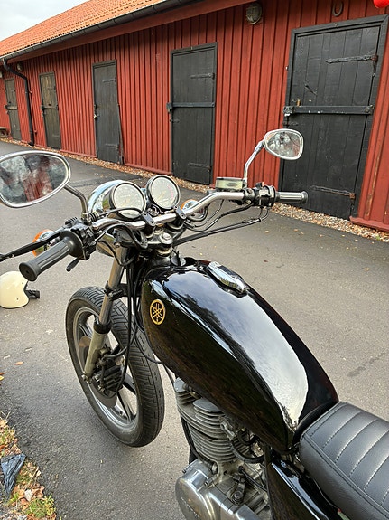 Yamaha SR500 3 of 3