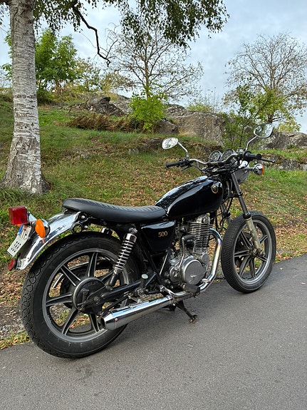 Yamaha SR500 2 of 3