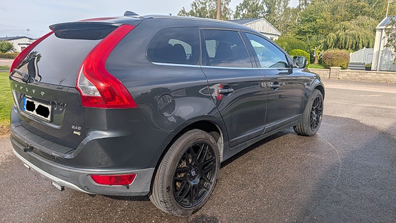 Volvo XC60 8 of 15