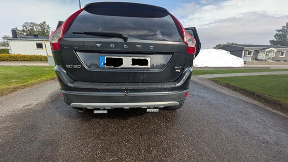 Volvo XC60 2 of 15