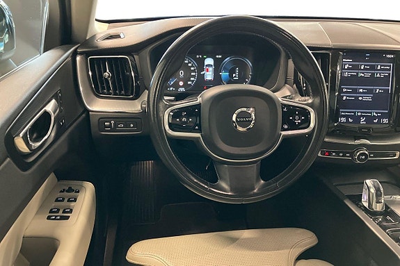 Volvo XC60 14 of 30