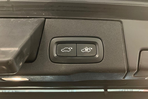 Volvo XC60 25 of 30