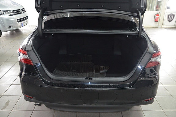 Toyota Camry 17 of 18