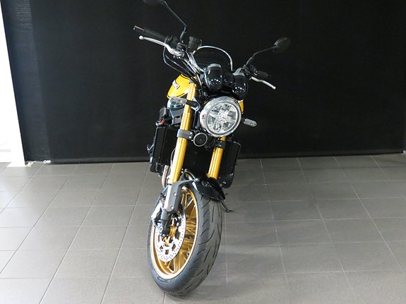 Kawasaki Z 900 RS SE 3 of 6