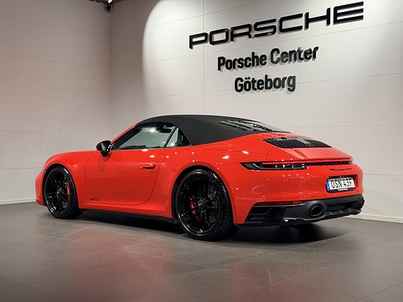 Porsche 911 Carrera 4 GTS 8 of 30