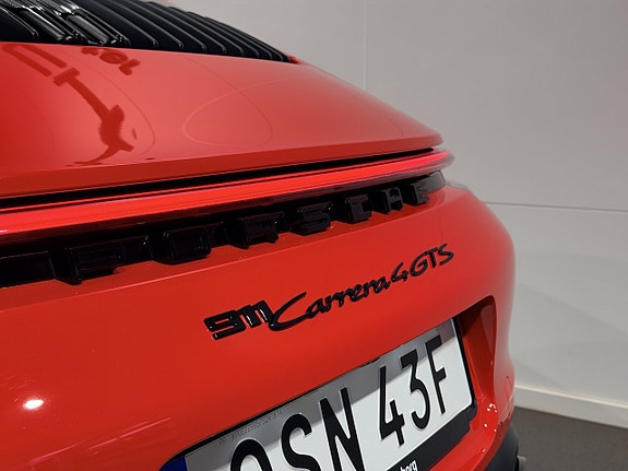 Porsche 911 Carrera 4 GTS 19 of 30