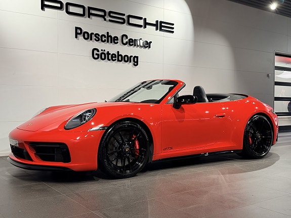 Porsche 911 Carrera 4 GTS 14 of 30