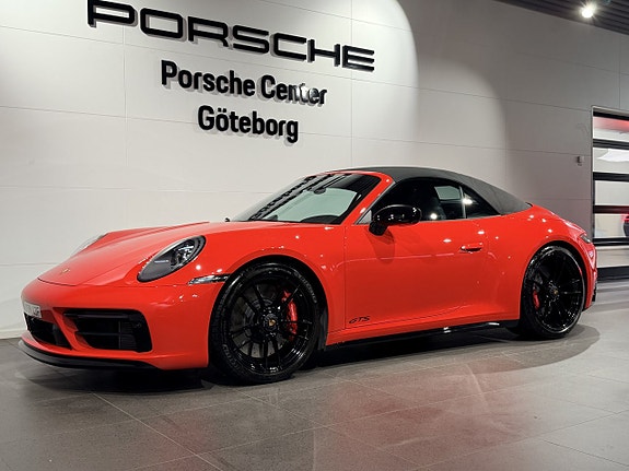 Porsche 911 Carrera 4 GTS 10 of 30