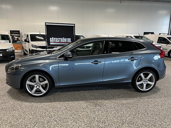 Volvo V40 9 of 26