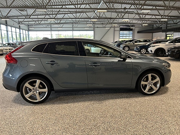 Volvo V40 7 of 26