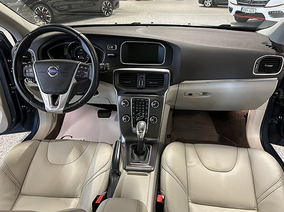 Volvo V40 20 of 26