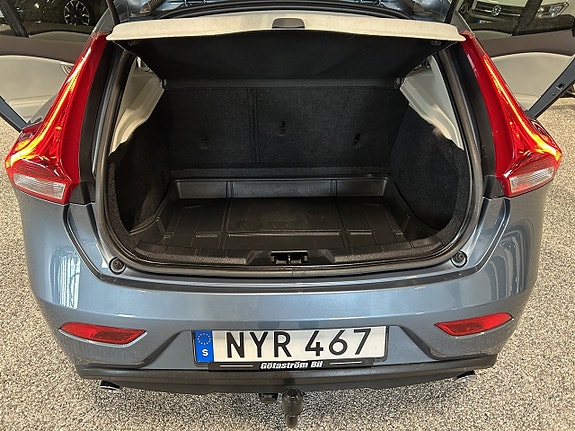 Volvo V40 17 of 26
