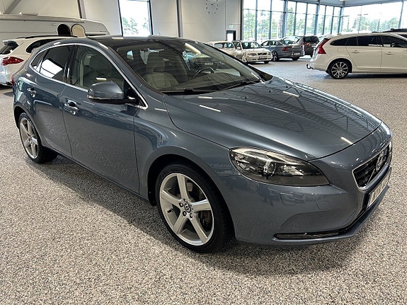 Volvo V40 5 of 26