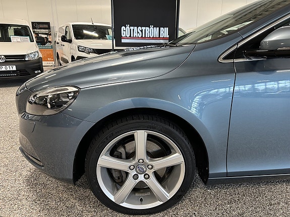 Volvo V40 10 of 26