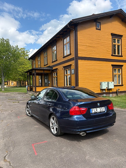 BMW 320d 5 of 11