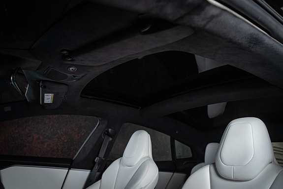 Tesla Model S 14 of 27