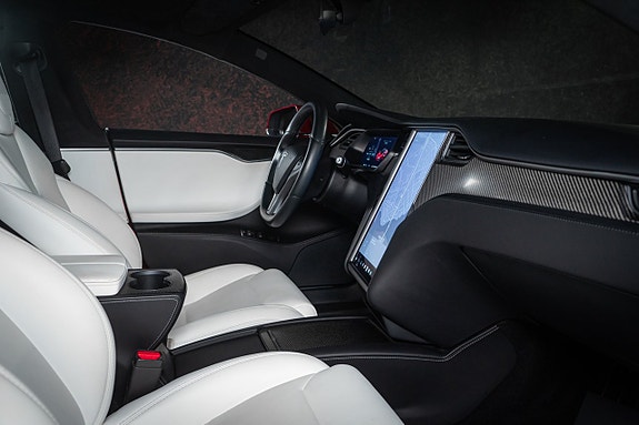 Tesla Model S 25 of 27