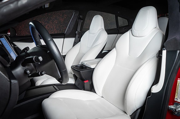 Tesla Model S 13 of 27