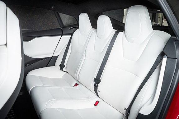 Tesla Model S 27 of 27
