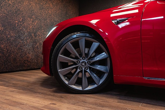 Tesla Model S 9 of 27