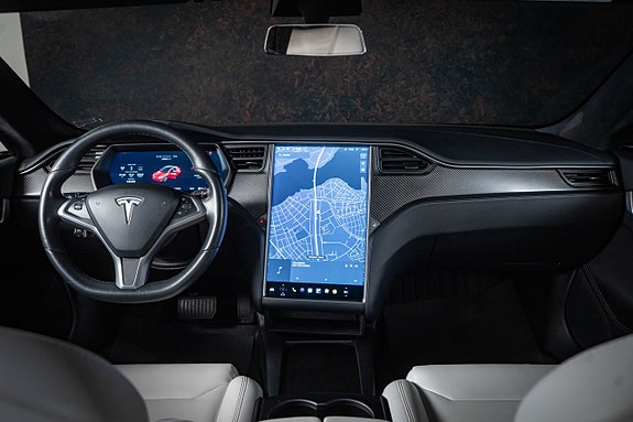 Tesla Model S 23 of 27