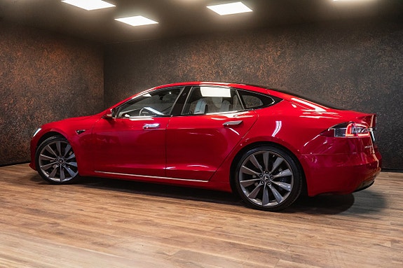 Tesla Model S 7 of 27