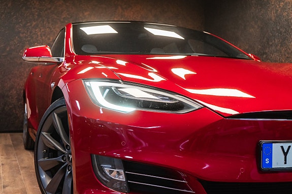 Tesla Model S 4 of 27
