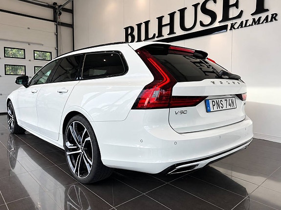Volvo V90 2 of 16