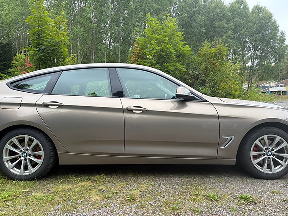 BMW 320d 2 of 13