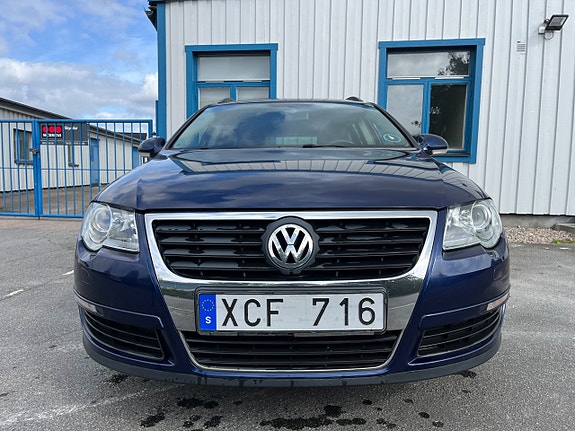Volkswagen Passat 3 of 13