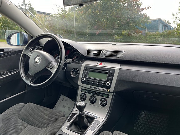 Volkswagen Passat 10 of 13