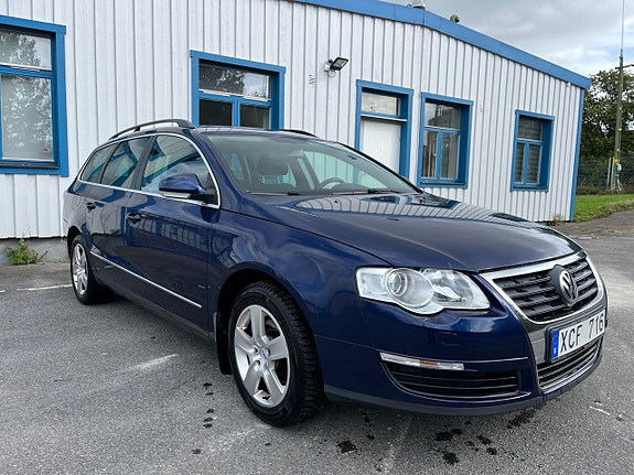Volkswagen Passat 2 of 13