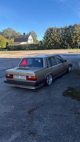 Volvo 740 4 of 6