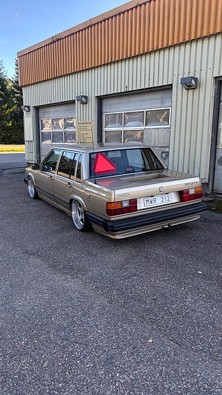 Volvo 740 3 of 6