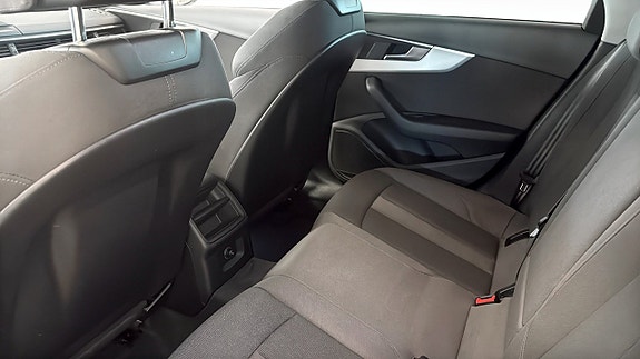 Audi A4 11 of 16