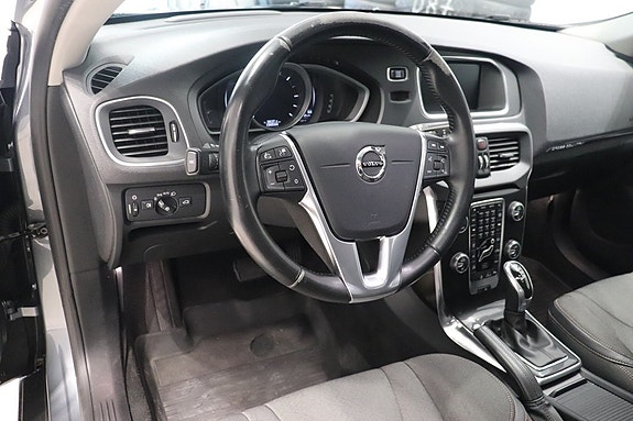 Volvo V40 Cross Country 7 of 10