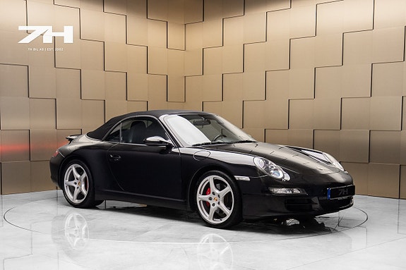 Porsche 911 Carrera 4S 7 of 22