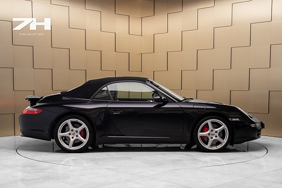 Porsche 911 Carrera 4S 6 of 22