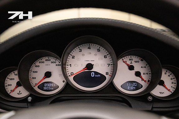 Porsche 911 Carrera 4S 12 of 22