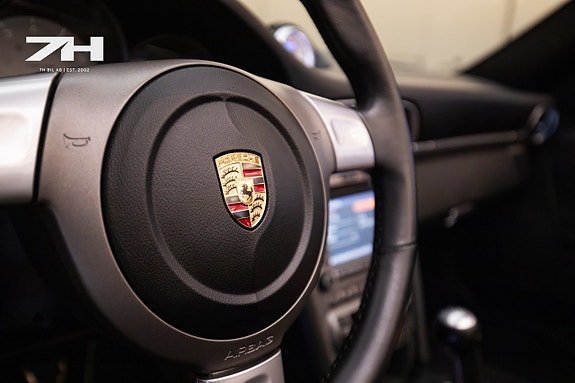 Porsche 911 Carrera 4S 10 of 22