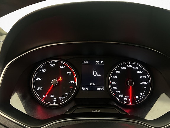 Seat Arona 18 of 30