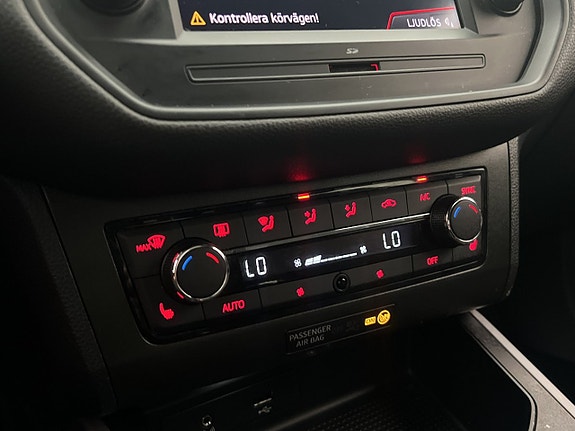 Seat Arona 22 of 30