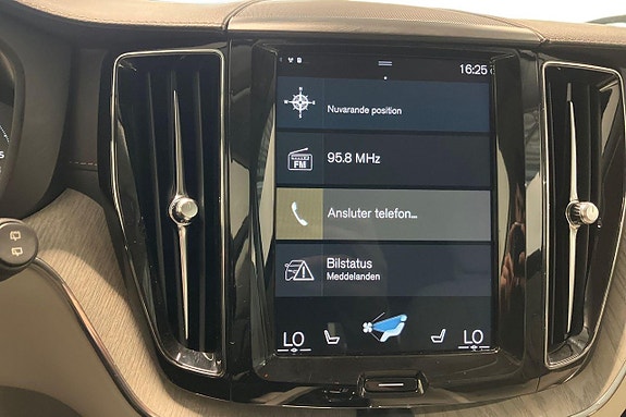 Volvo XC60 16 of 29