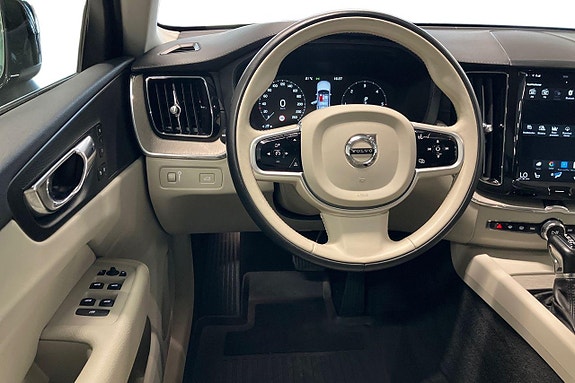 Volvo XC60 14 of 29