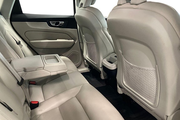Volvo XC60 11 of 29