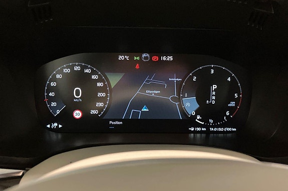 Volvo XC60 15 of 29